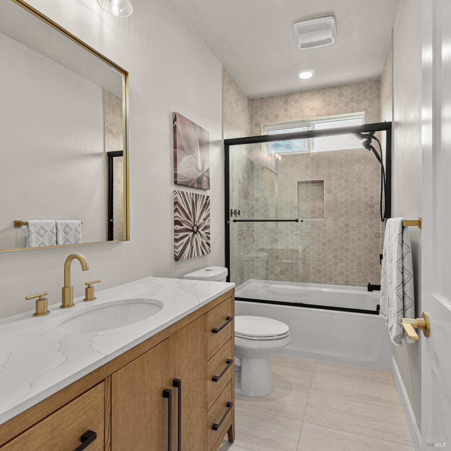 3747 Paxton Place Santa Rosa CA 95404