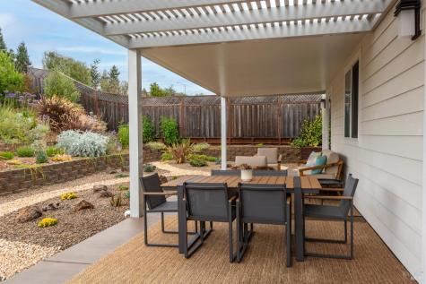 3747 Paxton Place Santa Rosa CA 95404