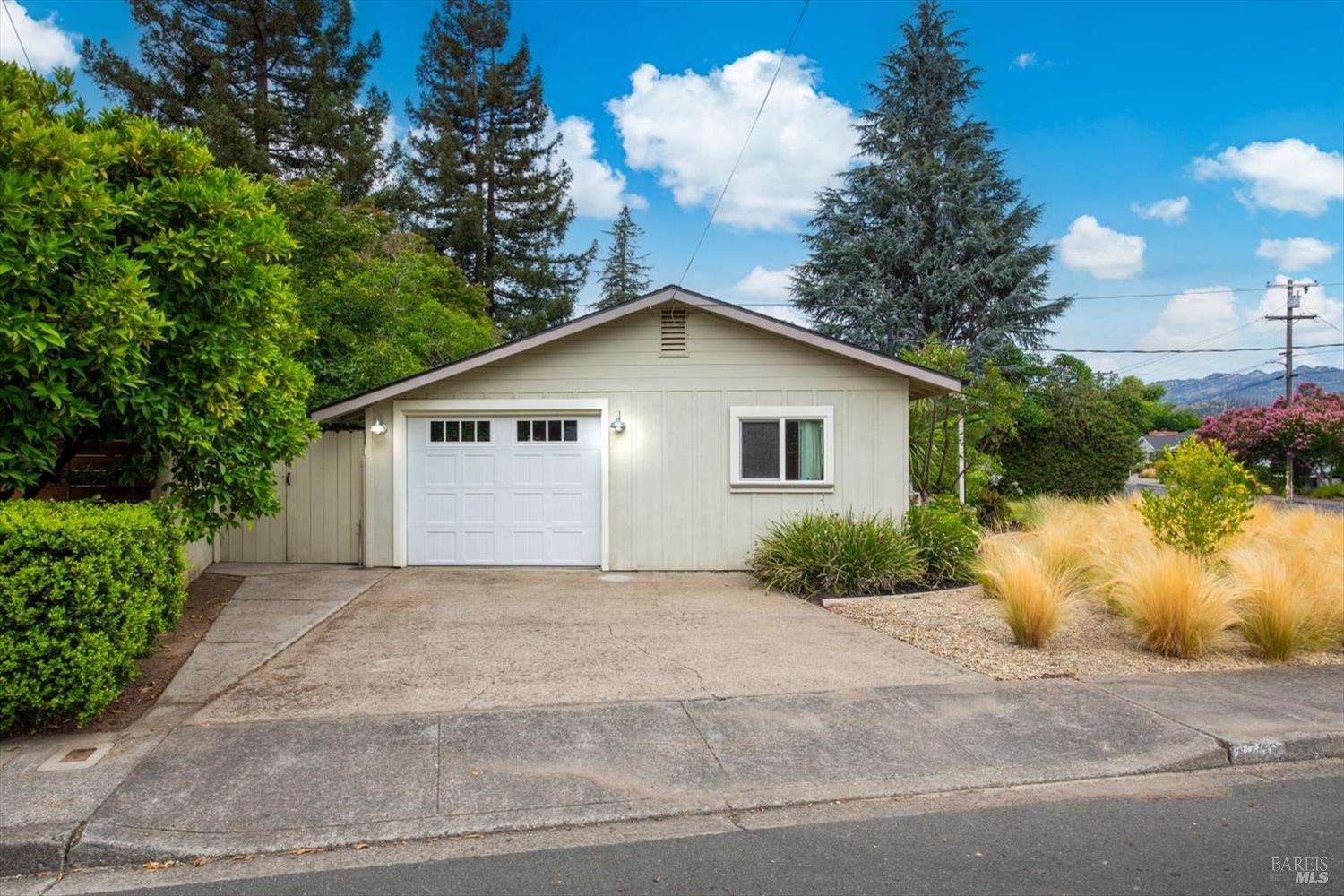 1703 Crinella Drive St. Helena CA 94574