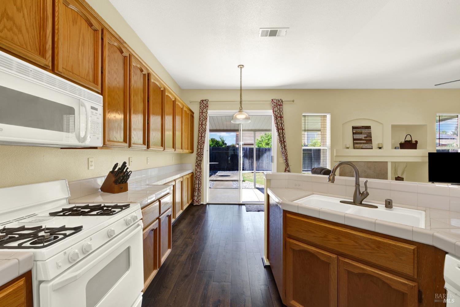 525 Schooner Ridge Drive Dixon CA 95620