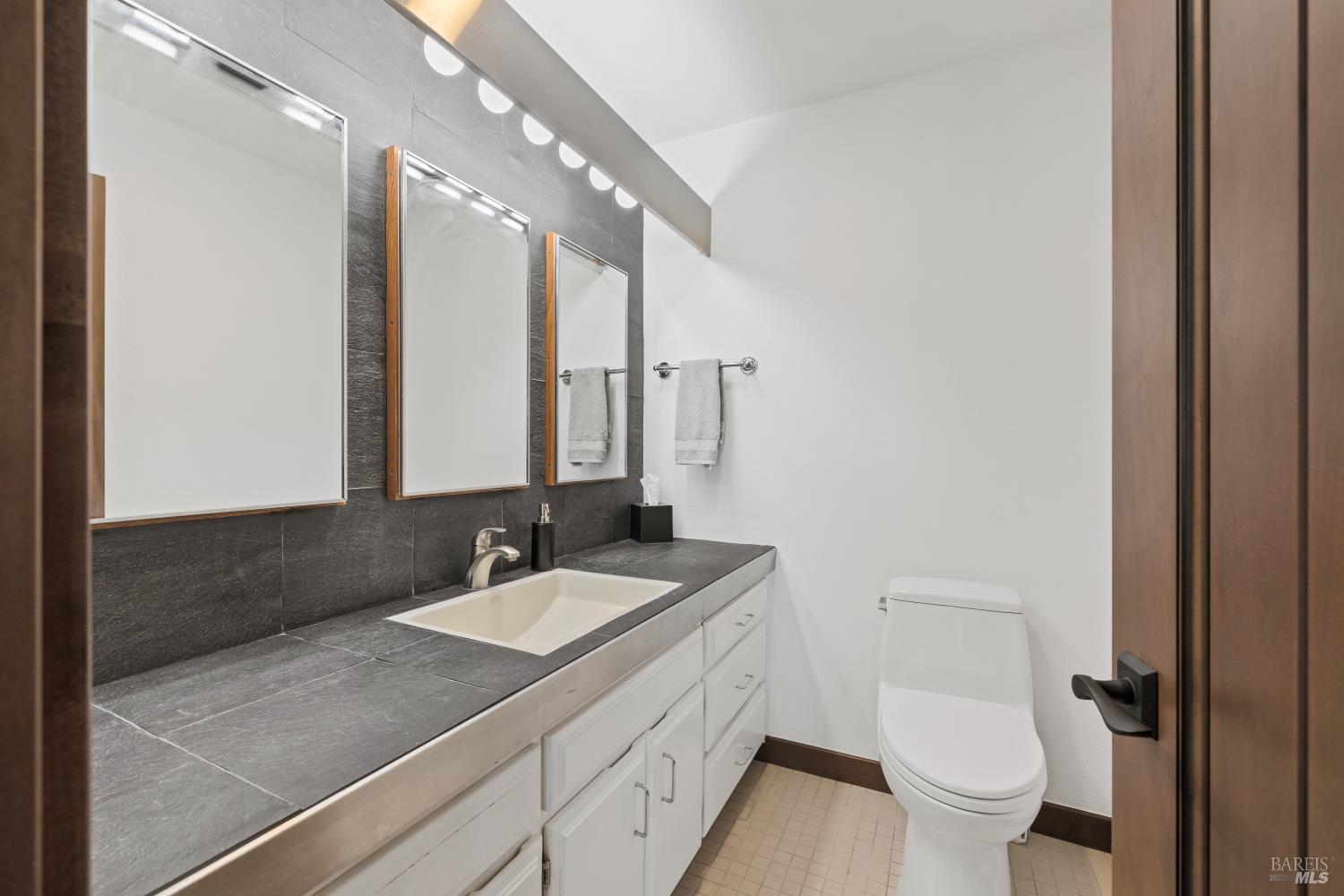 2740 River Road Windsor CA 95492