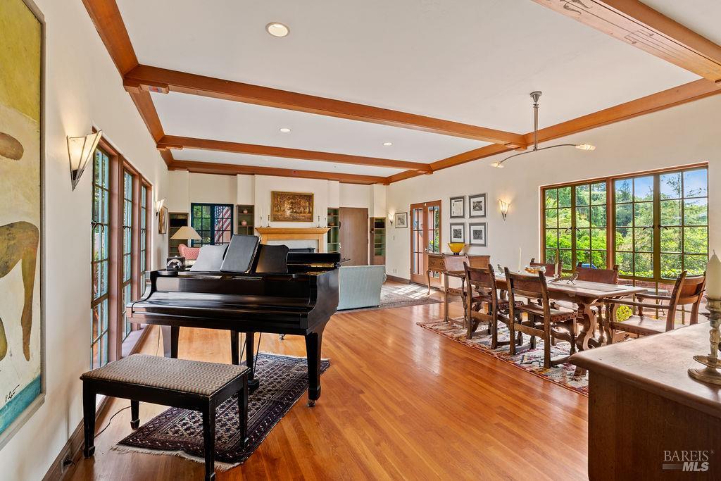 1212 N Fitch Mountain Road Healdsburg CA 95448
