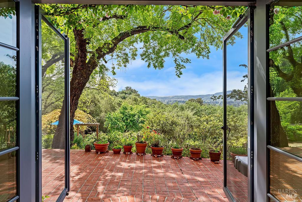 1212 N Fitch Mountain Road Healdsburg CA 95448