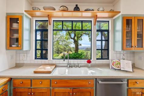 1212 N Fitch Mountain Road Healdsburg CA 95448
