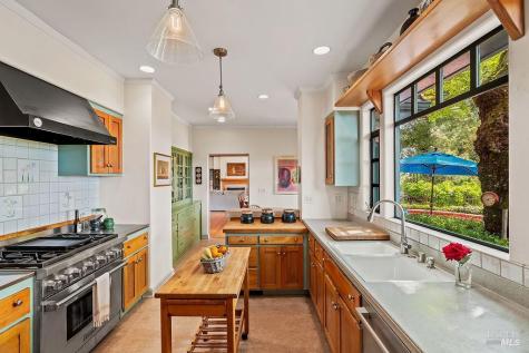 1212 N Fitch Mountain Road Healdsburg CA 95448
