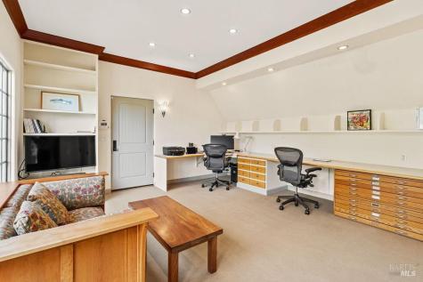 1212 N Fitch Mountain Road Healdsburg CA 95448