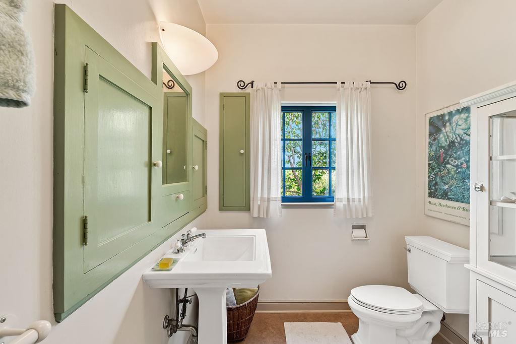 1212 N Fitch Mountain Road Healdsburg CA 95448
