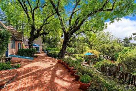 1212 N Fitch Mountain Road Healdsburg CA 95448