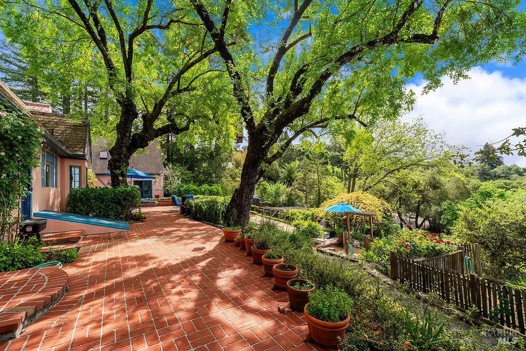 1212 N Fitch Mountain Road Healdsburg CA 95448