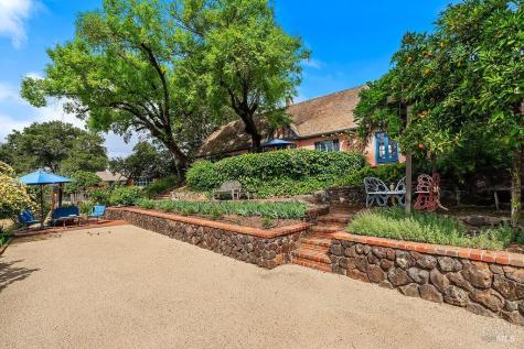 1212 N Fitch Mountain Road Healdsburg CA 95448