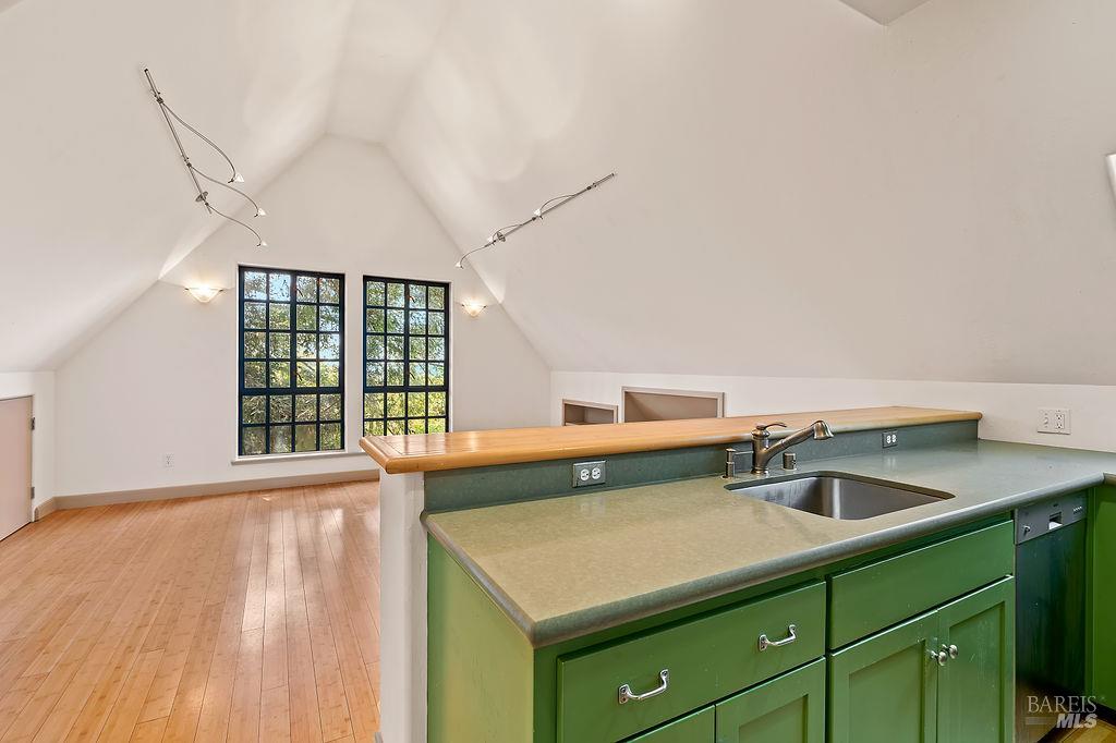 1212 N Fitch Mountain Road Healdsburg CA 95448