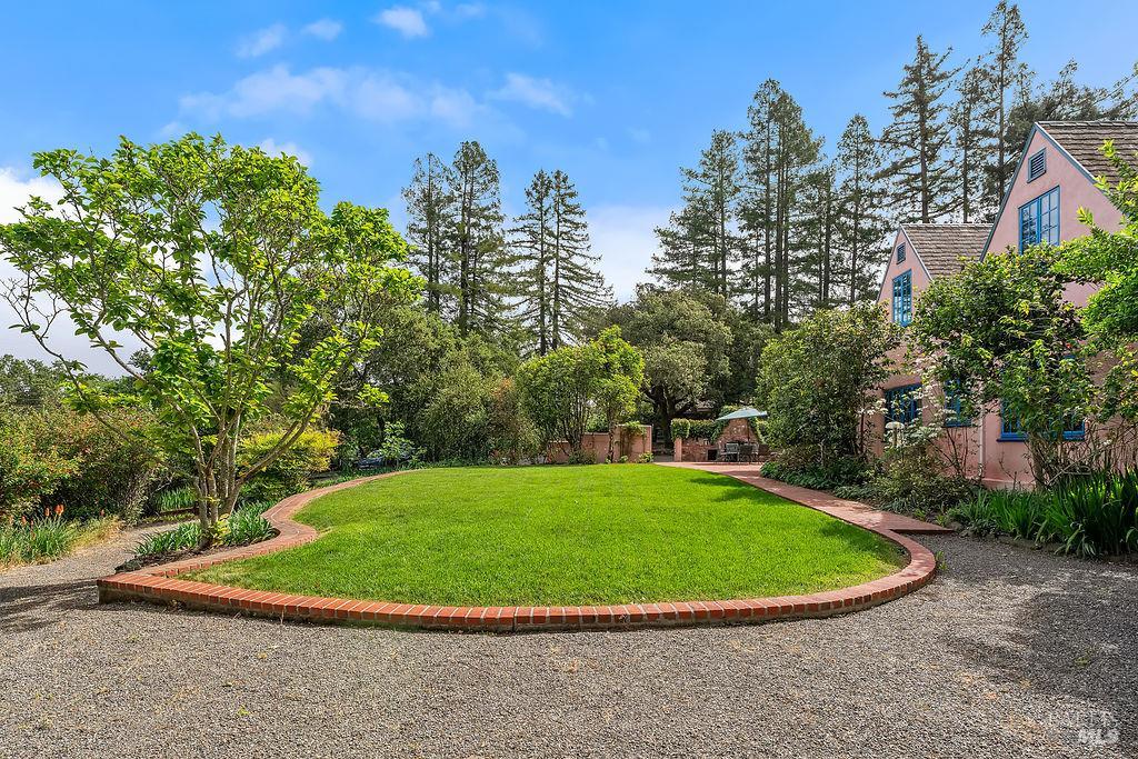 1212 N Fitch Mountain Road Healdsburg CA 95448