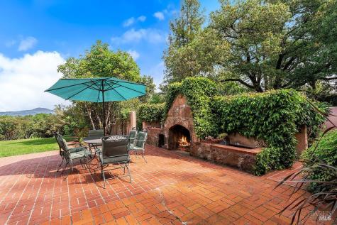1212 N Fitch Mountain Road Healdsburg CA 95448