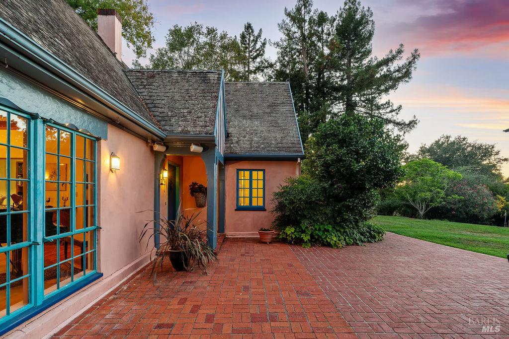 1212 N Fitch Mountain Road Healdsburg CA 95448