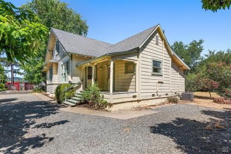 1010 University Street Healdsburg CA 95448
