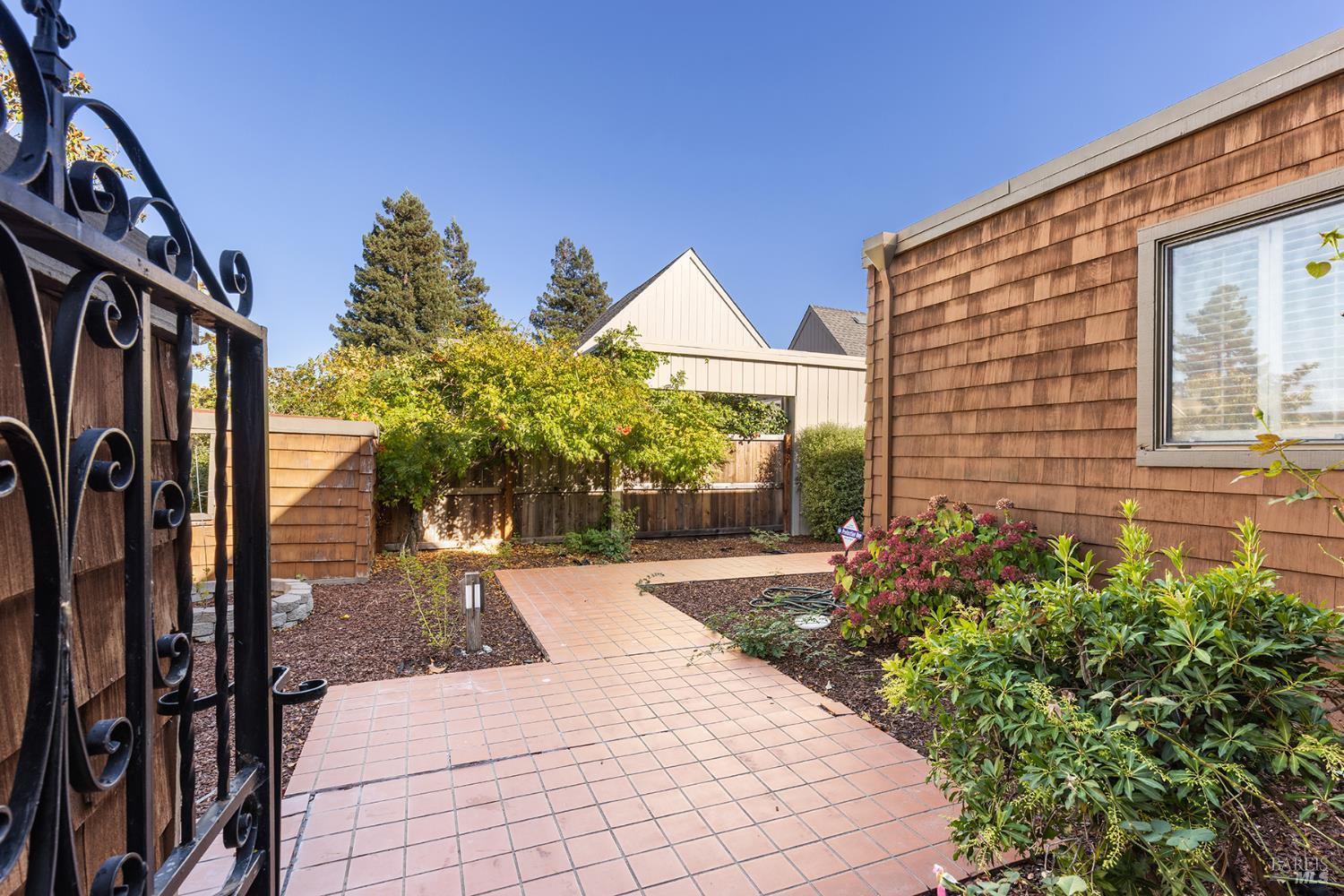1324 Avenida Sebastiani Sonoma CA 95476