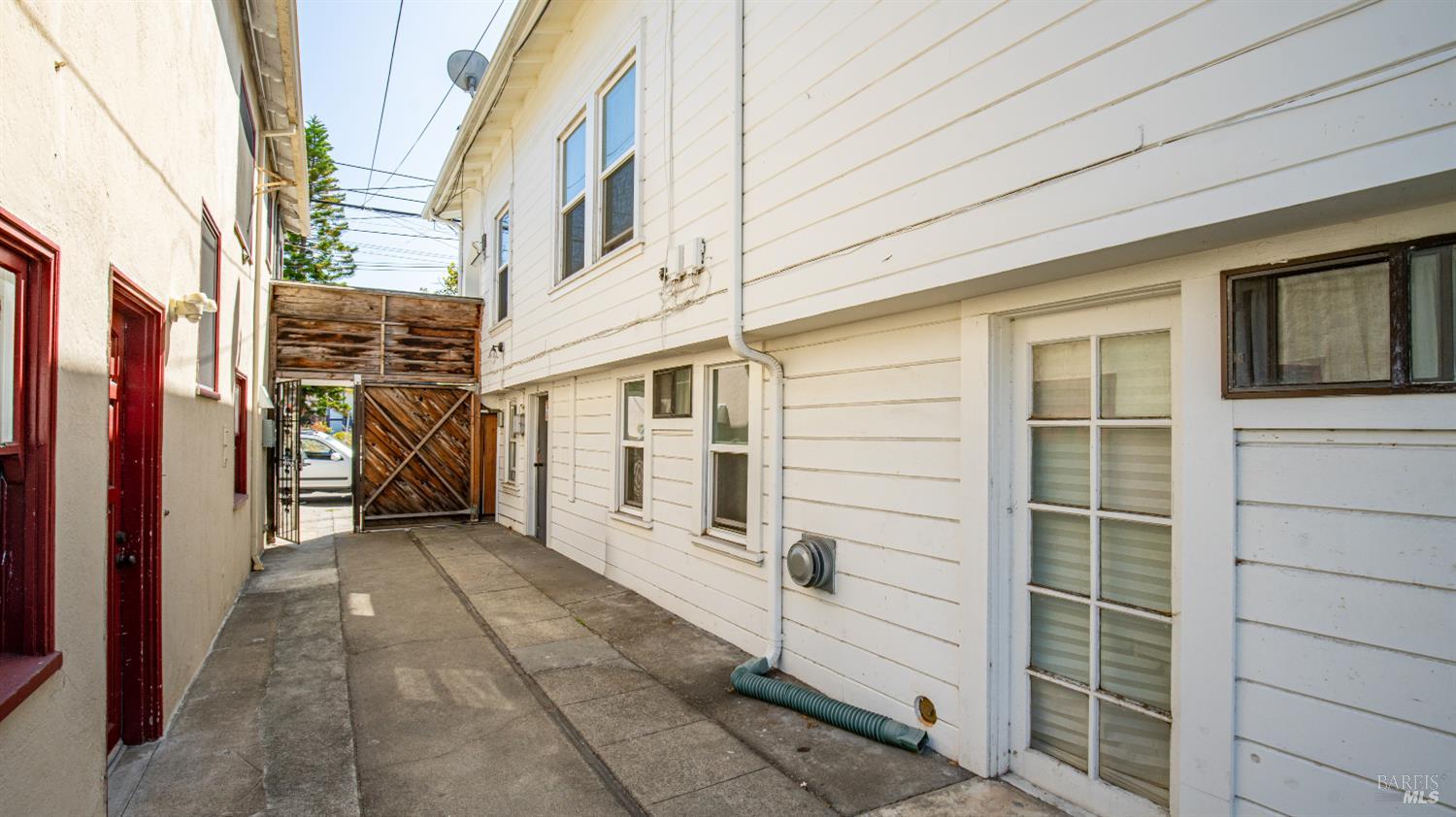1160 Powell Street Oakland CA 94608