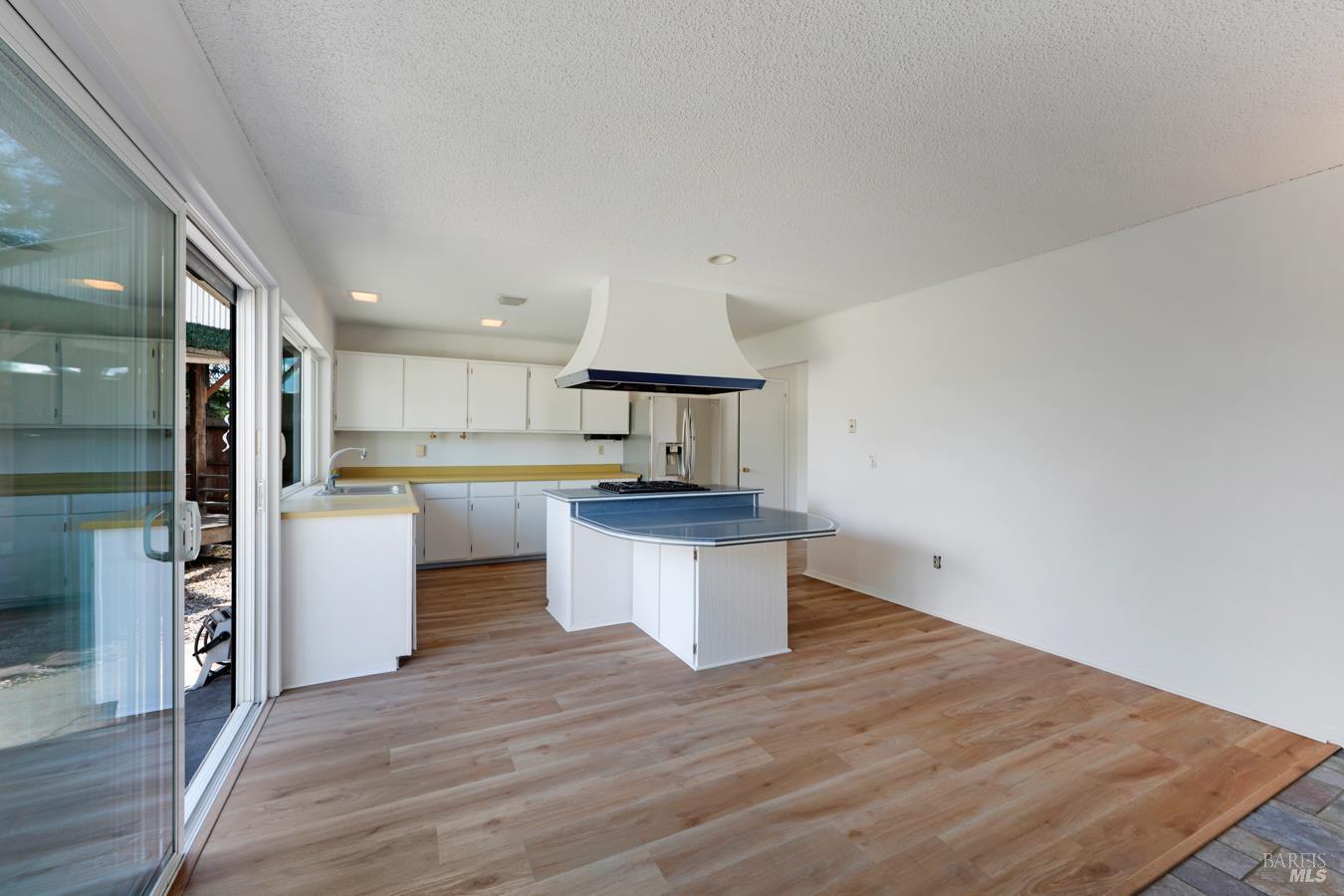 1008 Santa Clara Lane Petaluma CA 94954