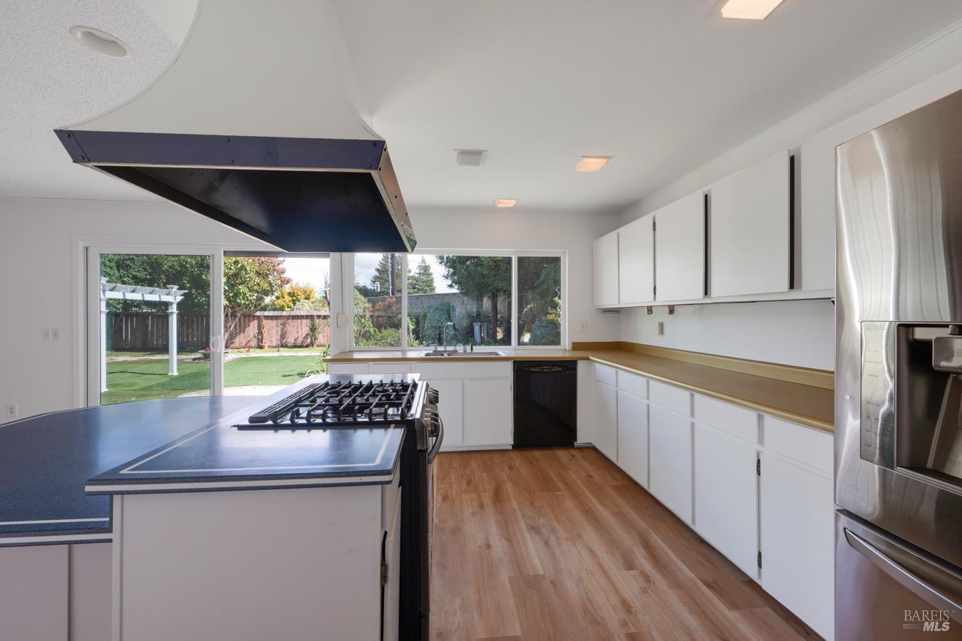 1008 Santa Clara Lane Petaluma CA 94954