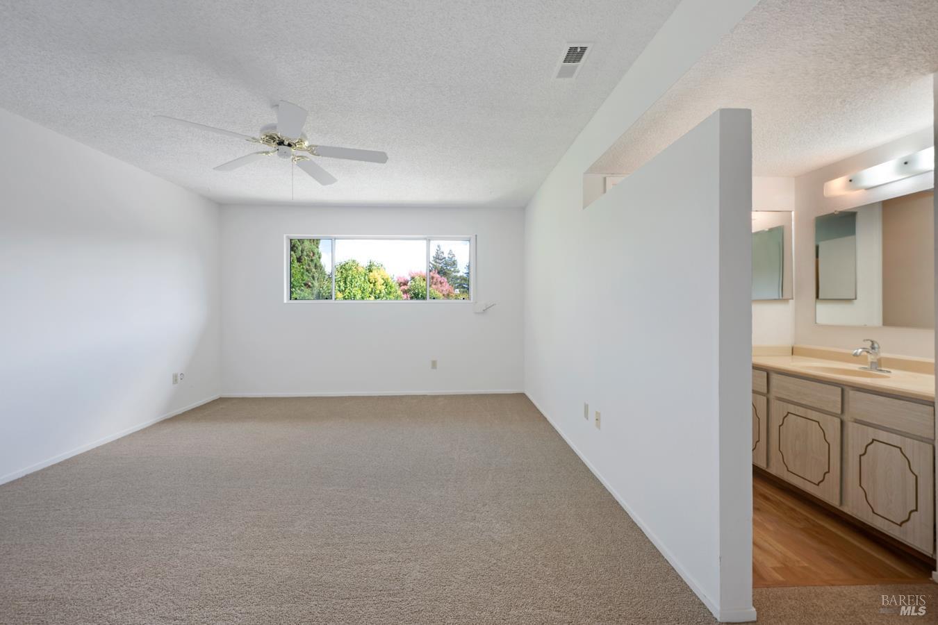 1008 Santa Clara Lane Petaluma CA 94954
