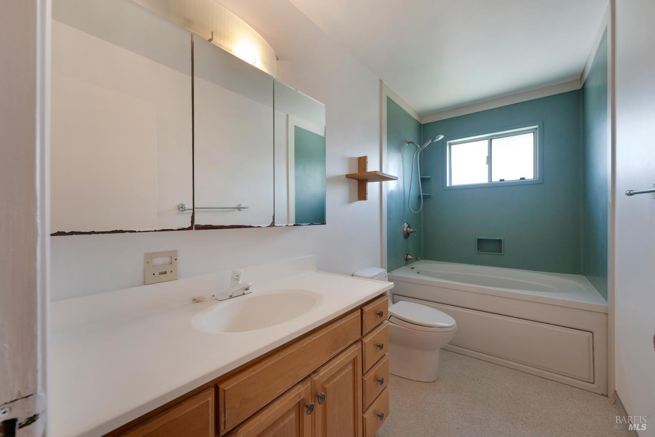 1008 Santa Clara Lane Petaluma CA 94954