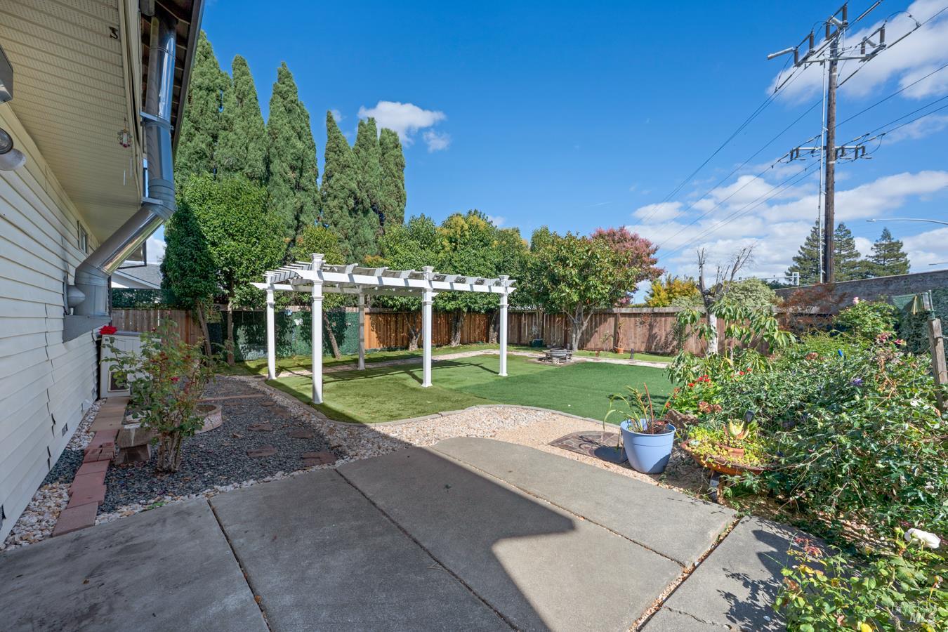 1008 Santa Clara Lane Petaluma CA 94954