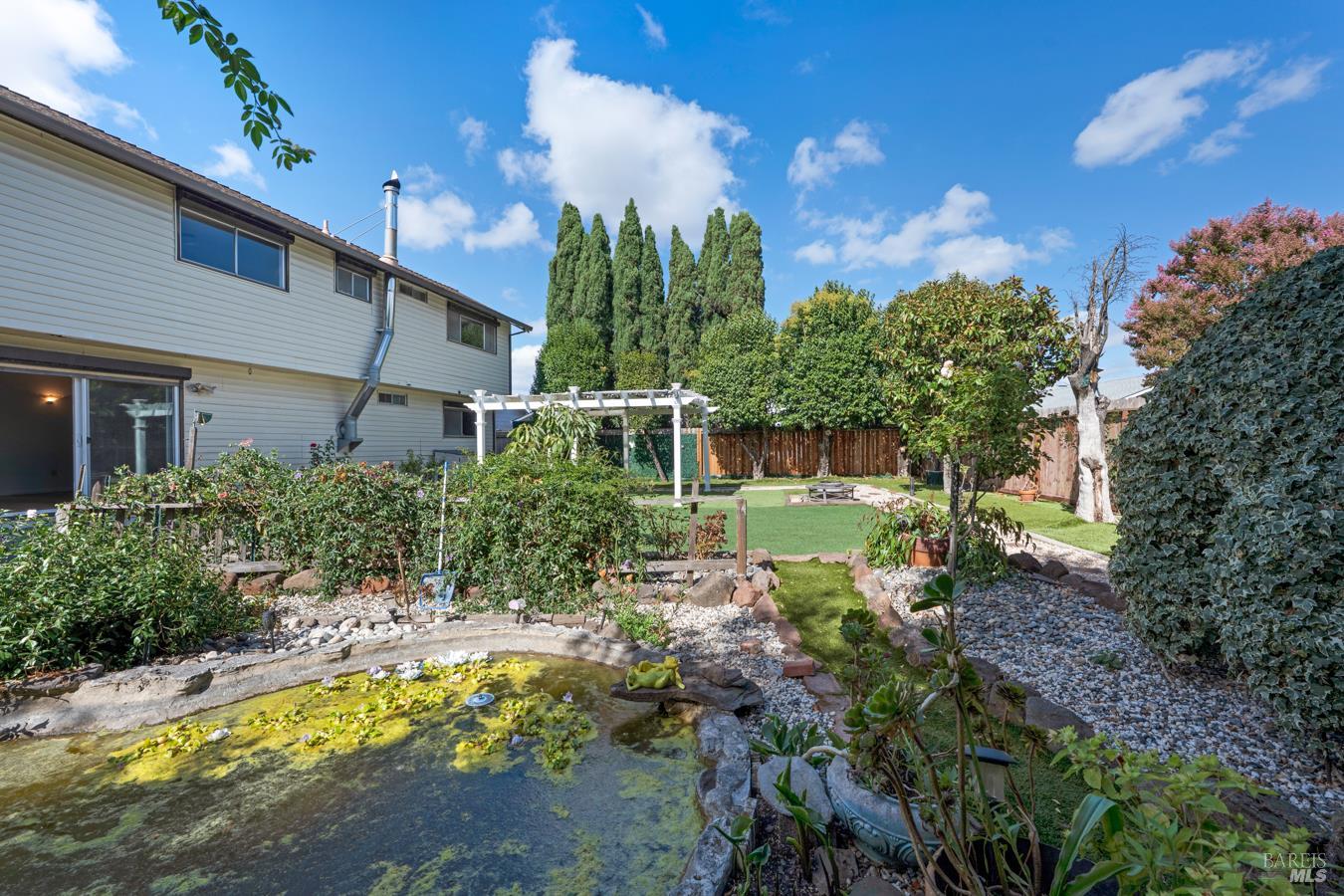 1008 Santa Clara Lane Petaluma CA 94954