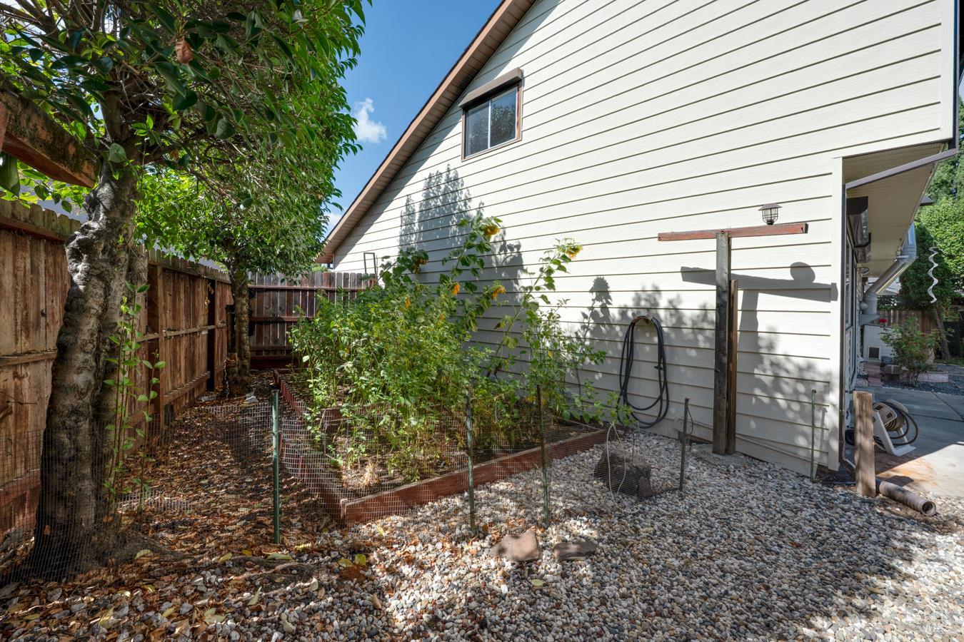 1008 Santa Clara Lane Petaluma CA 94954