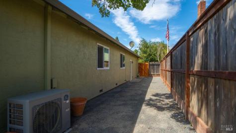 2236 Valdes Court Santa Rosa CA 95403