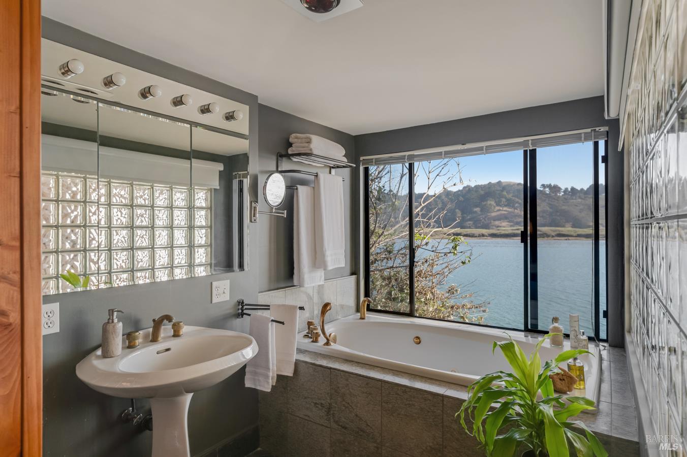 10705 Highway 1 Highway Jenner CA 95450
