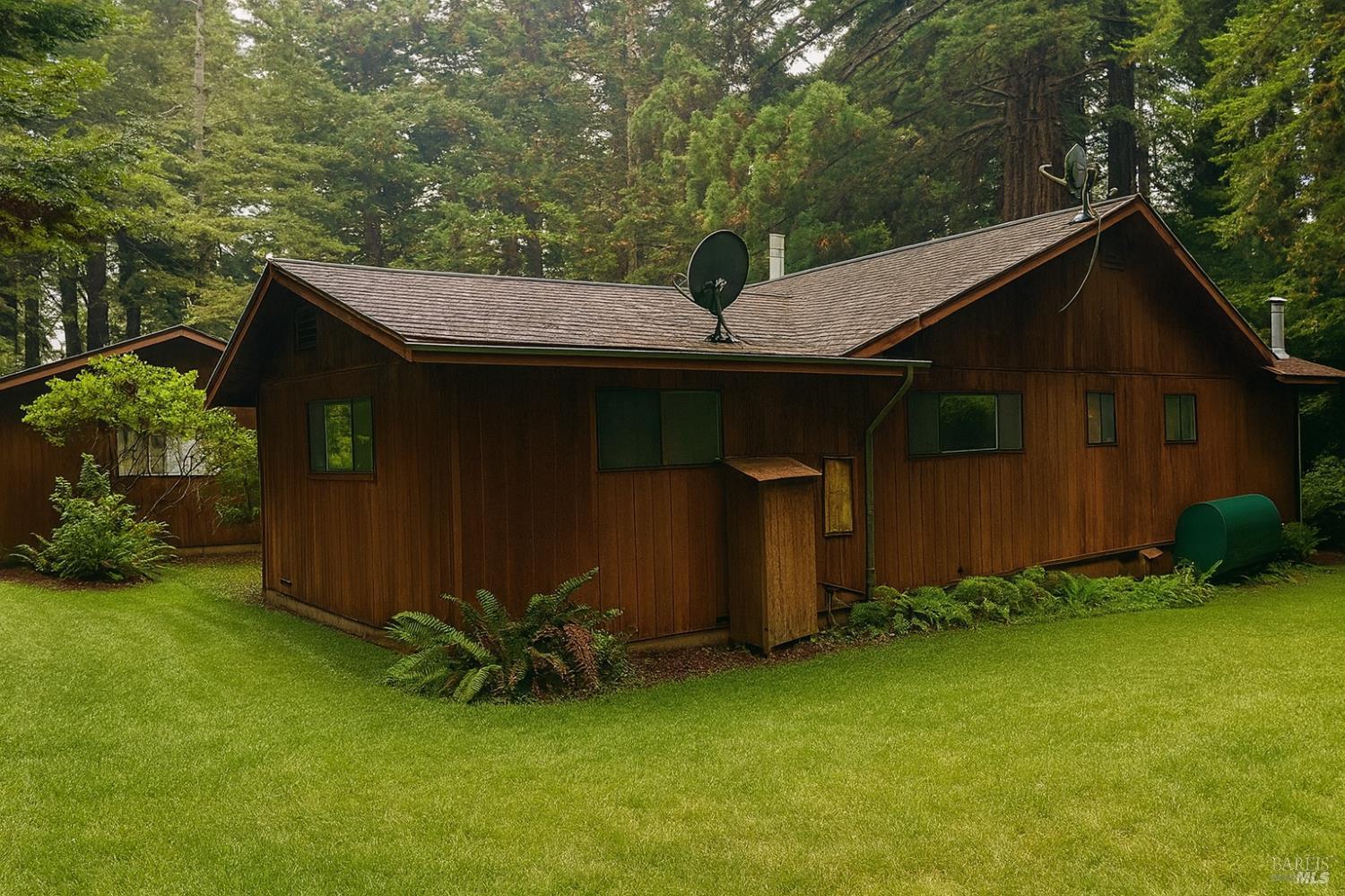 33182 Frog Pond Road Little River CA 95456