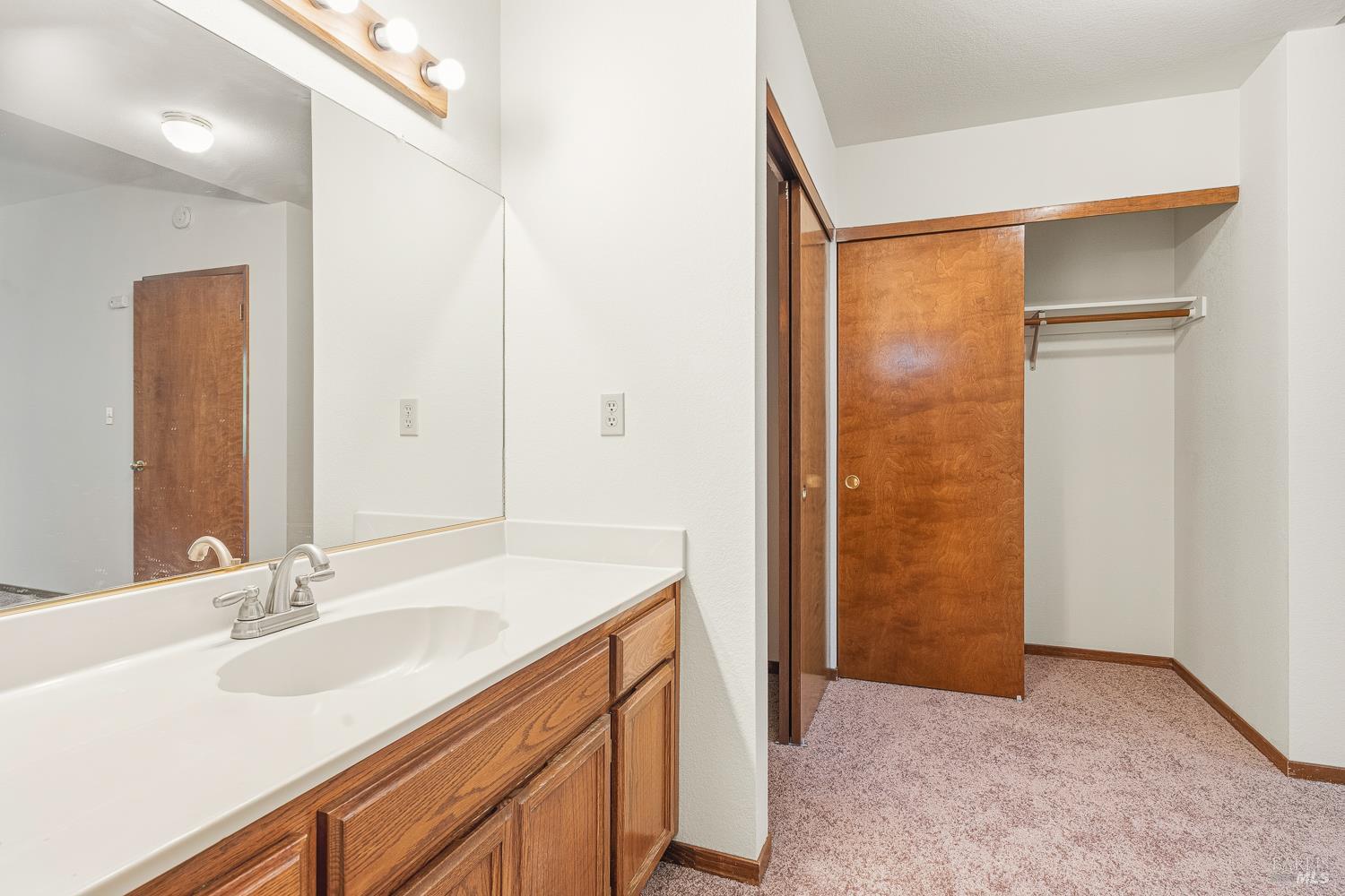1037 Zephyr Cove Court Ukiah CA 95482
