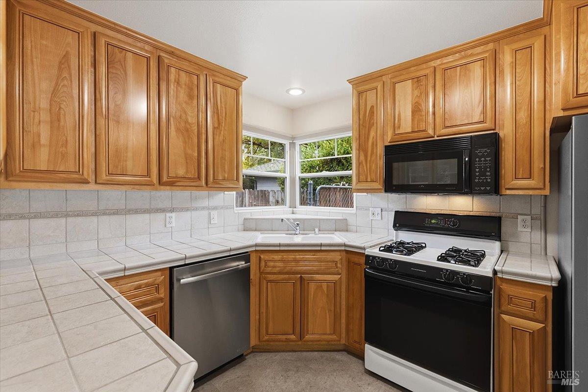 2112 Geary Drive Santa Rosa CA 95404