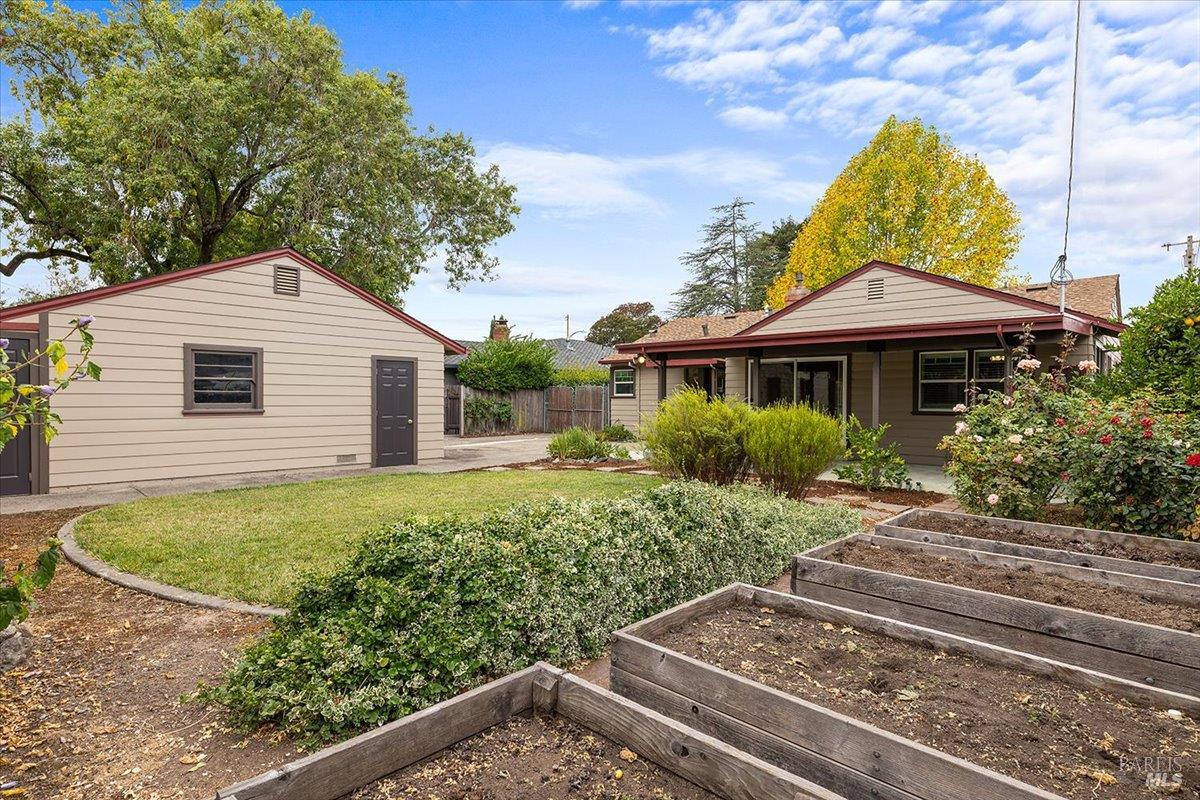 2112 Geary Drive Santa Rosa CA 95404