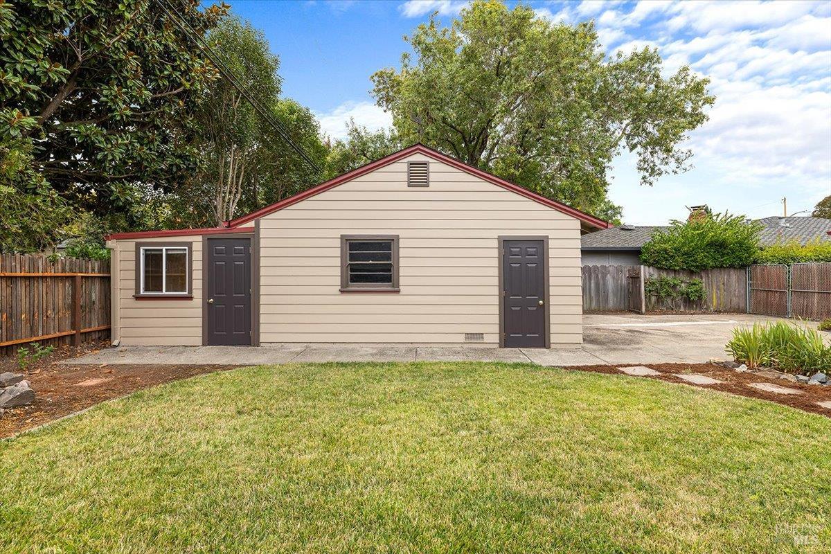 2112 Geary Drive Santa Rosa CA 95404