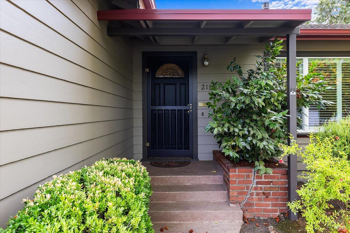 2112 Geary Drive Santa Rosa CA 95404