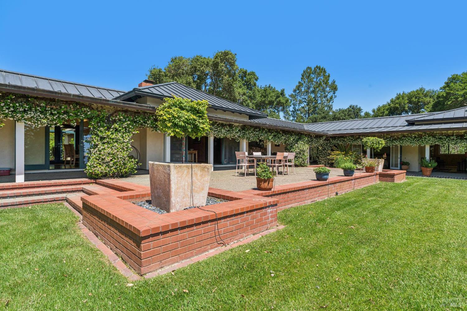 1975 Whitehall Lane St. Helena CA 94574