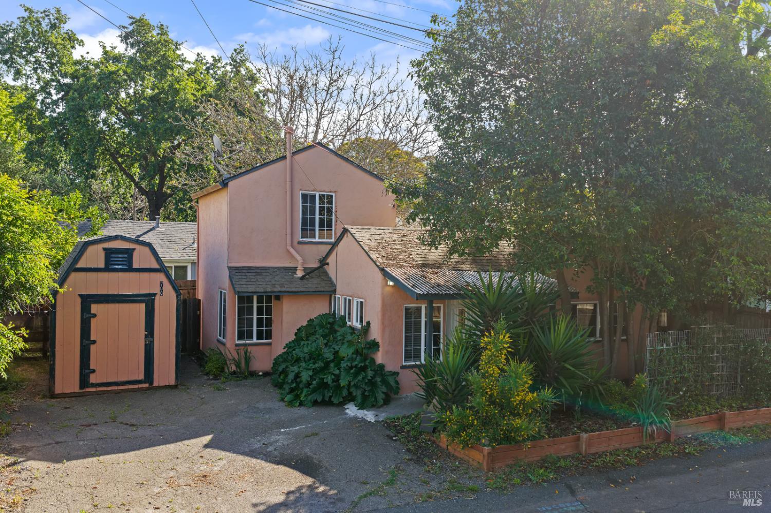 227 Hewett Street Santa Rosa CA 95401