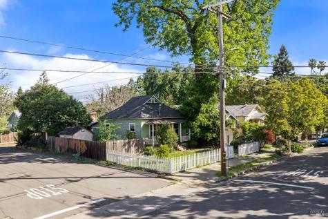 227 Hewett Street Santa Rosa CA 95401