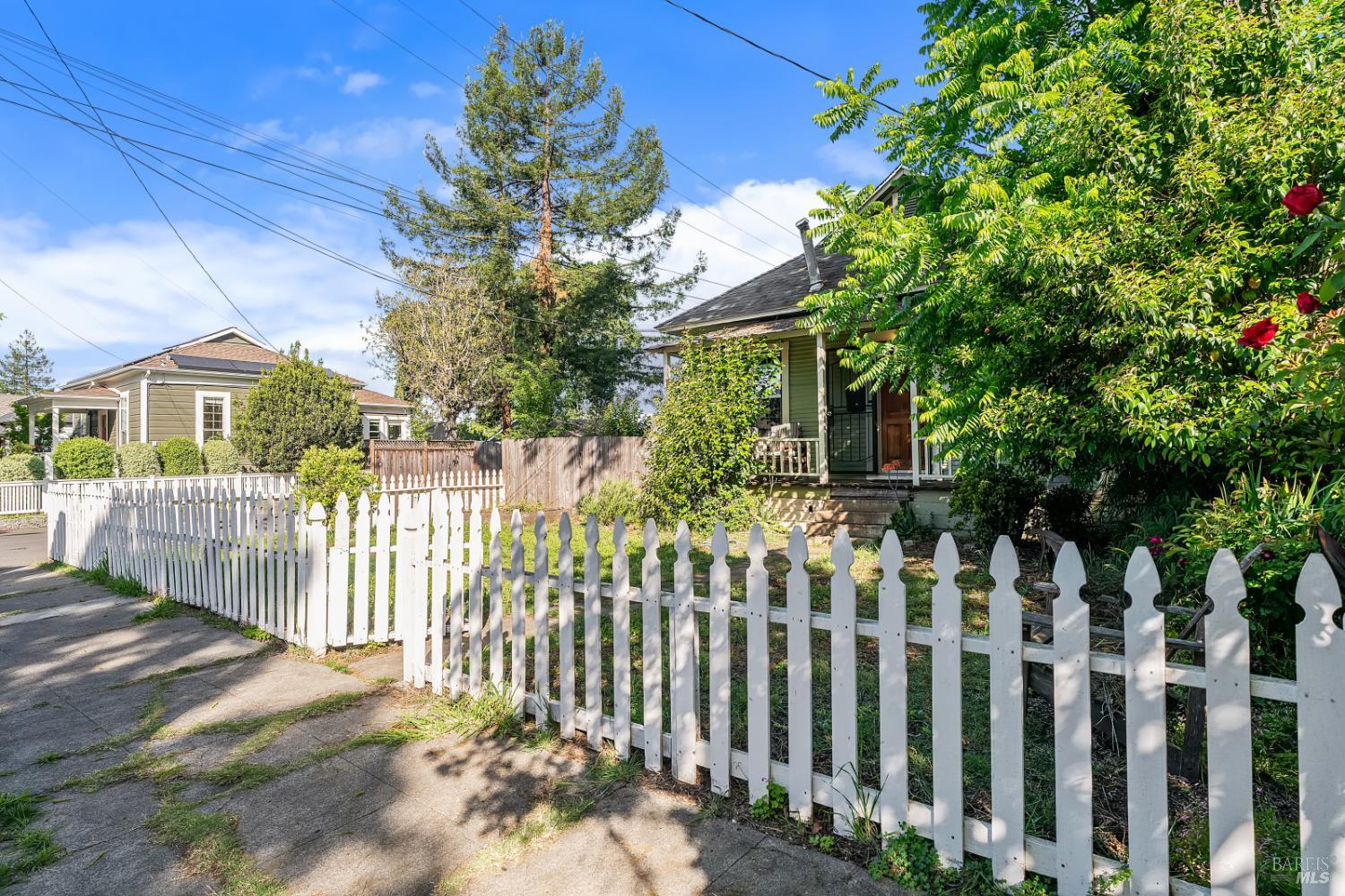 227 Hewett Street Santa Rosa CA 95401