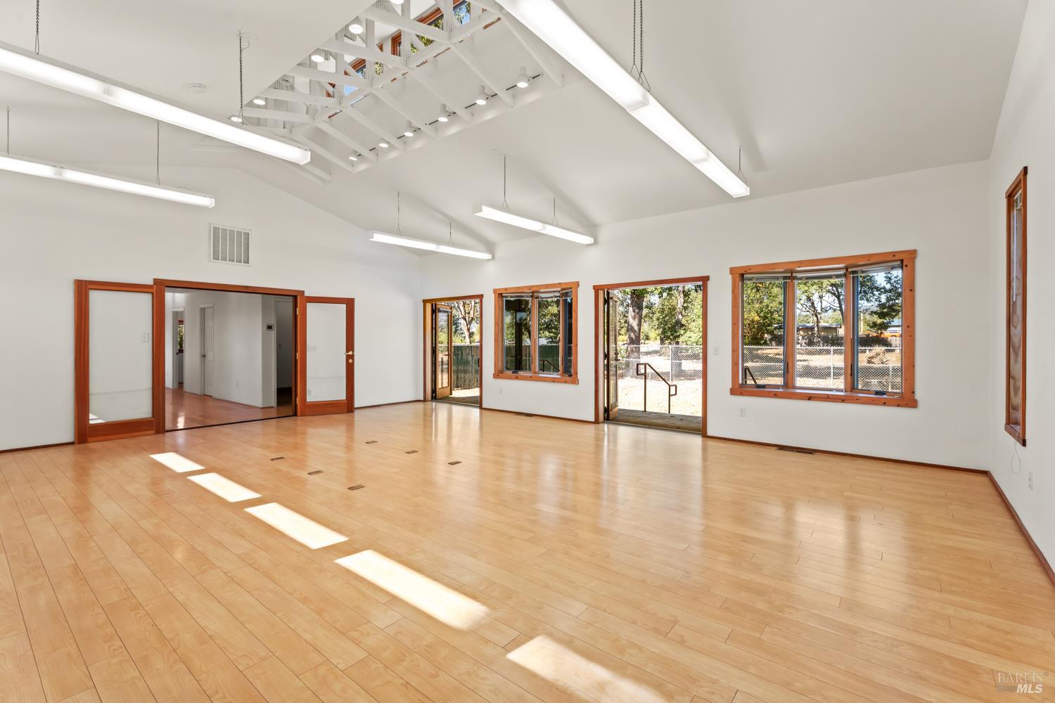 10185 East Road Redwood Valley CA 95470