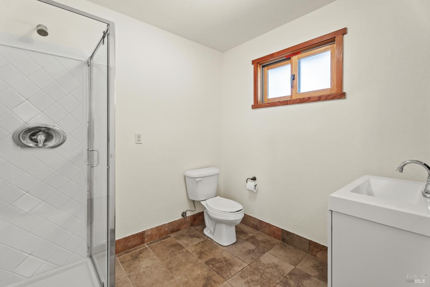 10185 East Road Redwood Valley CA 95470