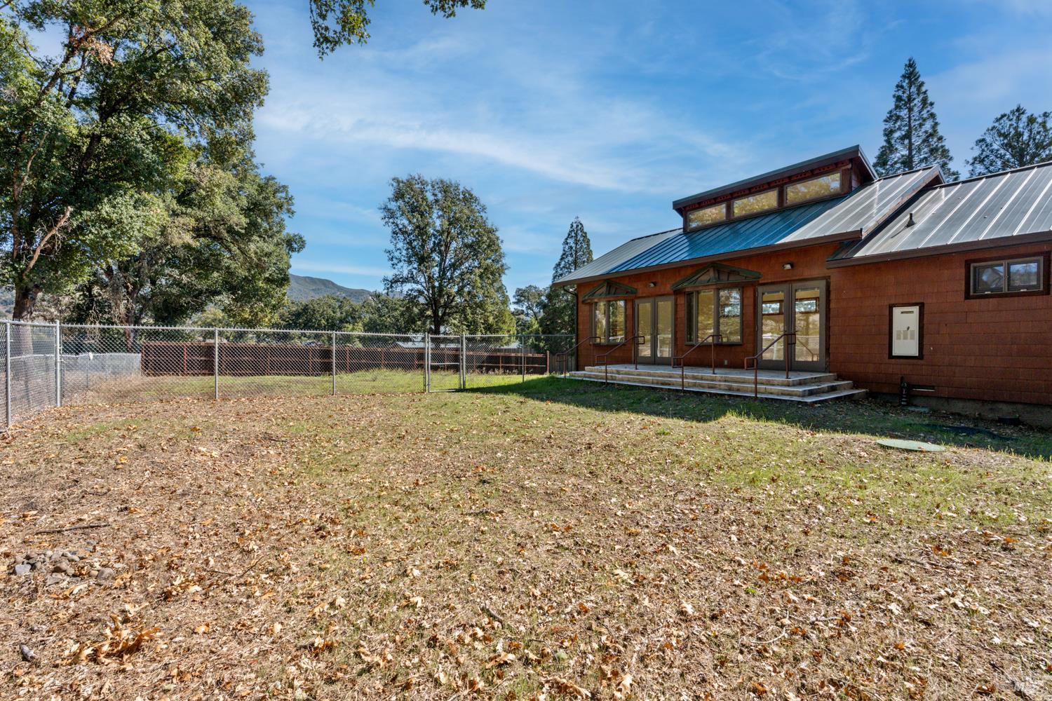 10185 East Road Redwood Valley CA 95470