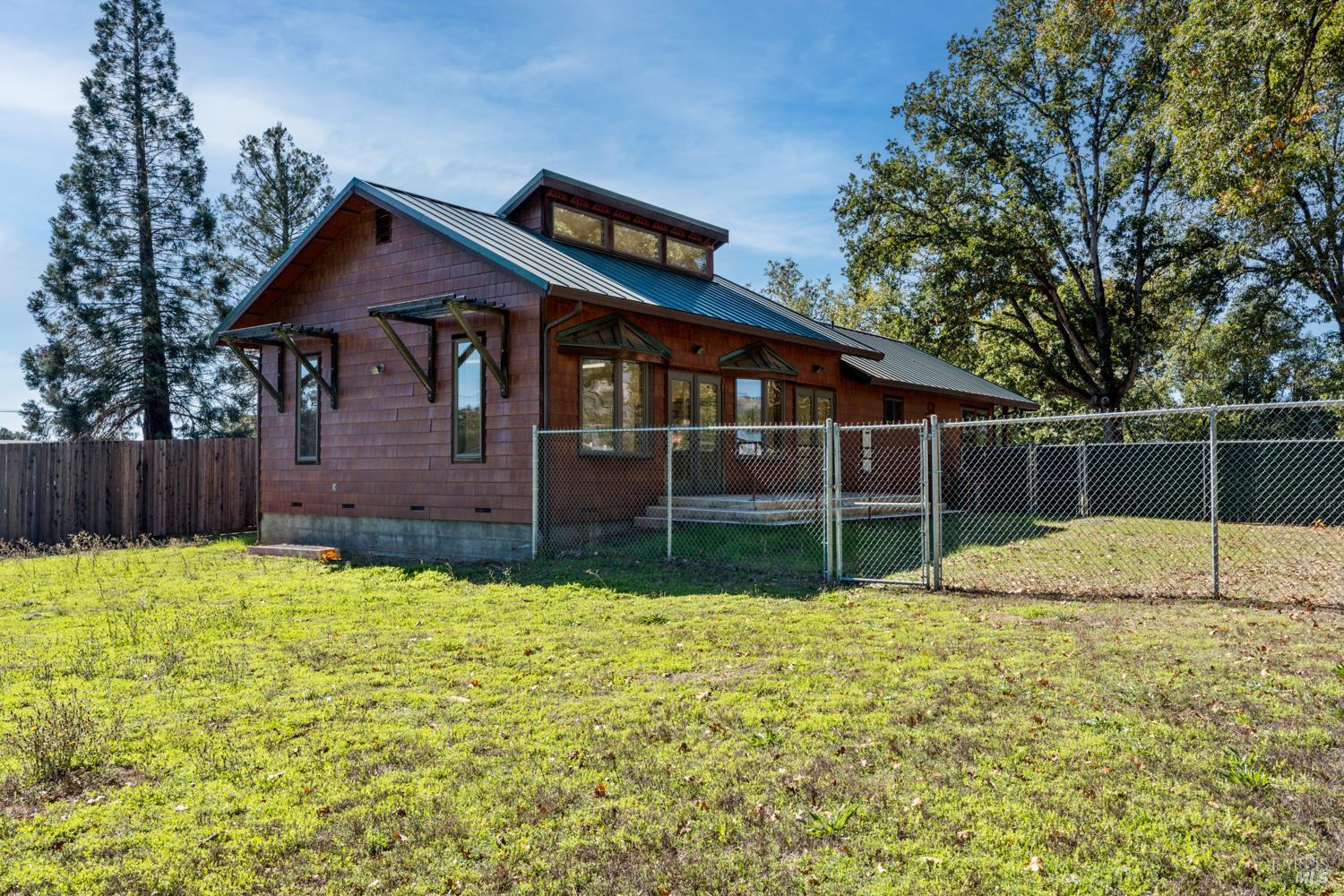 10185 East Road Redwood Valley CA 95470