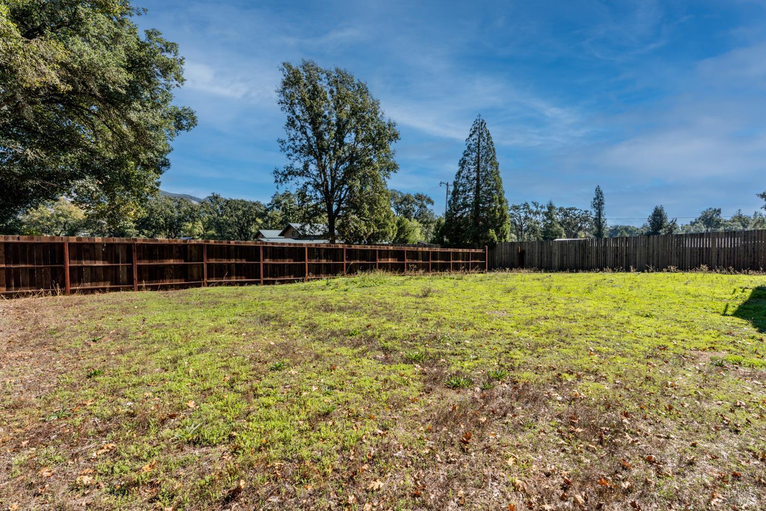 10185 East Road Redwood Valley CA 95470