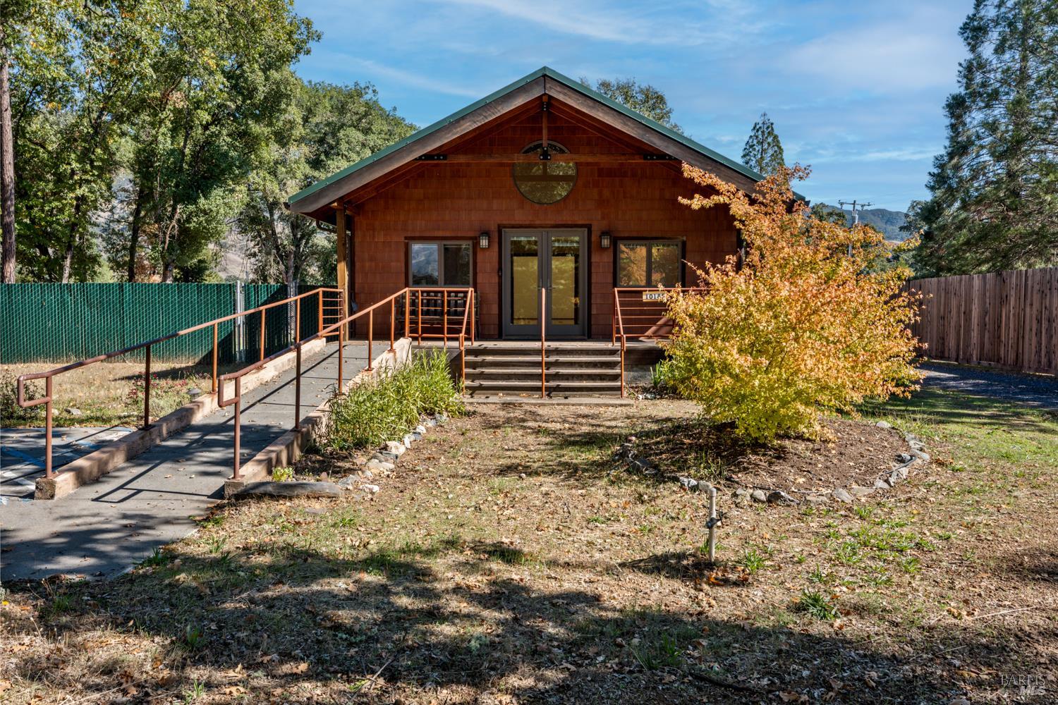 10185 East Road Redwood Valley CA 95470