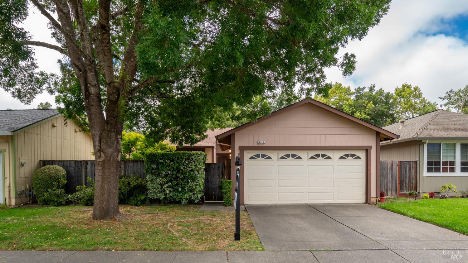2344 Gads Hill Street Santa Rosa CA 95401