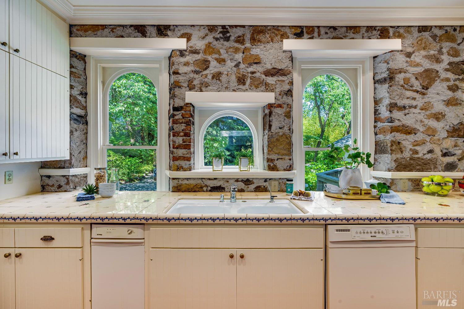 1105 Lodi Lane St. Helena CA 94574