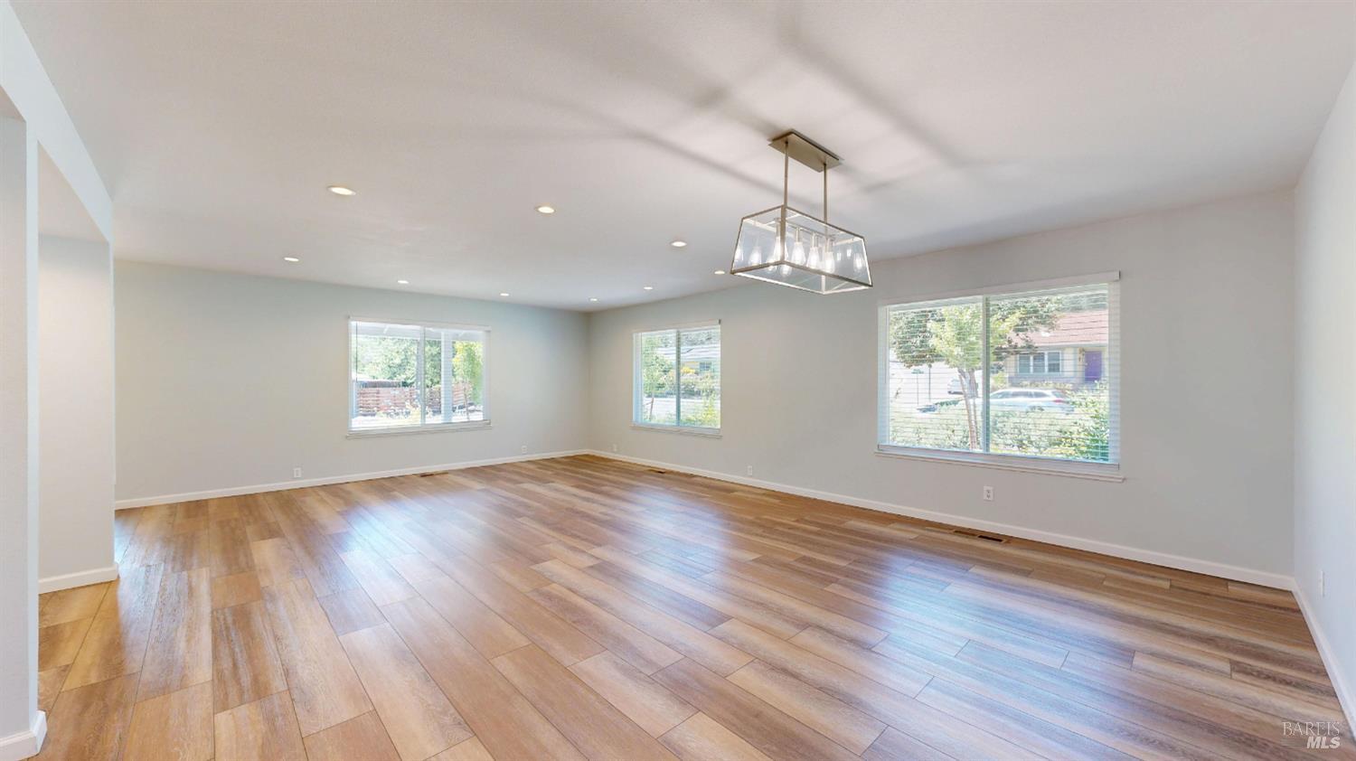 404 N Foothill Boulevard Cloverdale CA 95425
