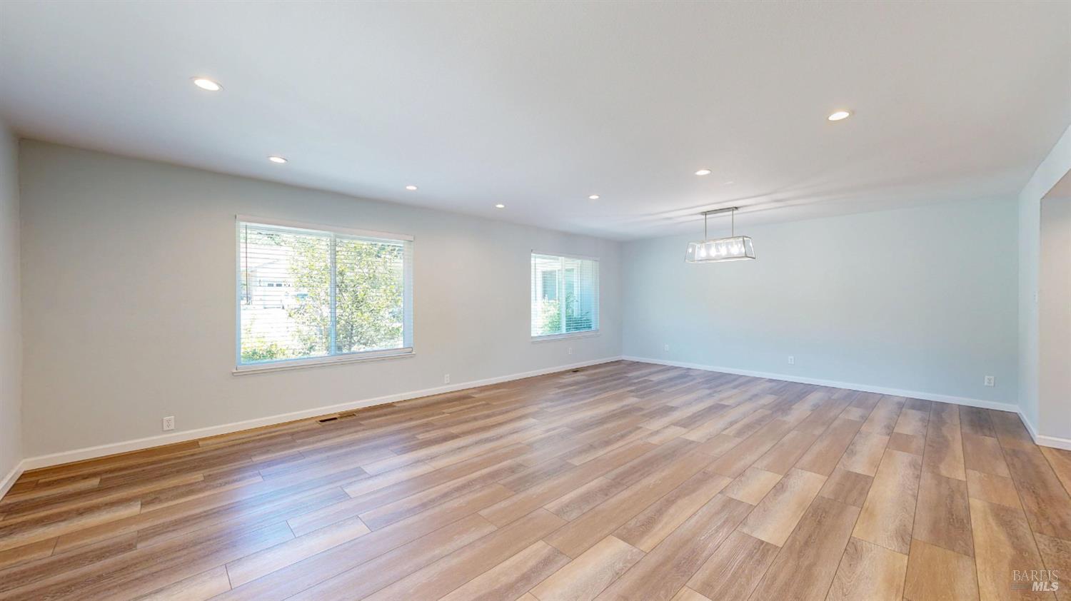 404 N Foothill Boulevard Cloverdale CA 95425